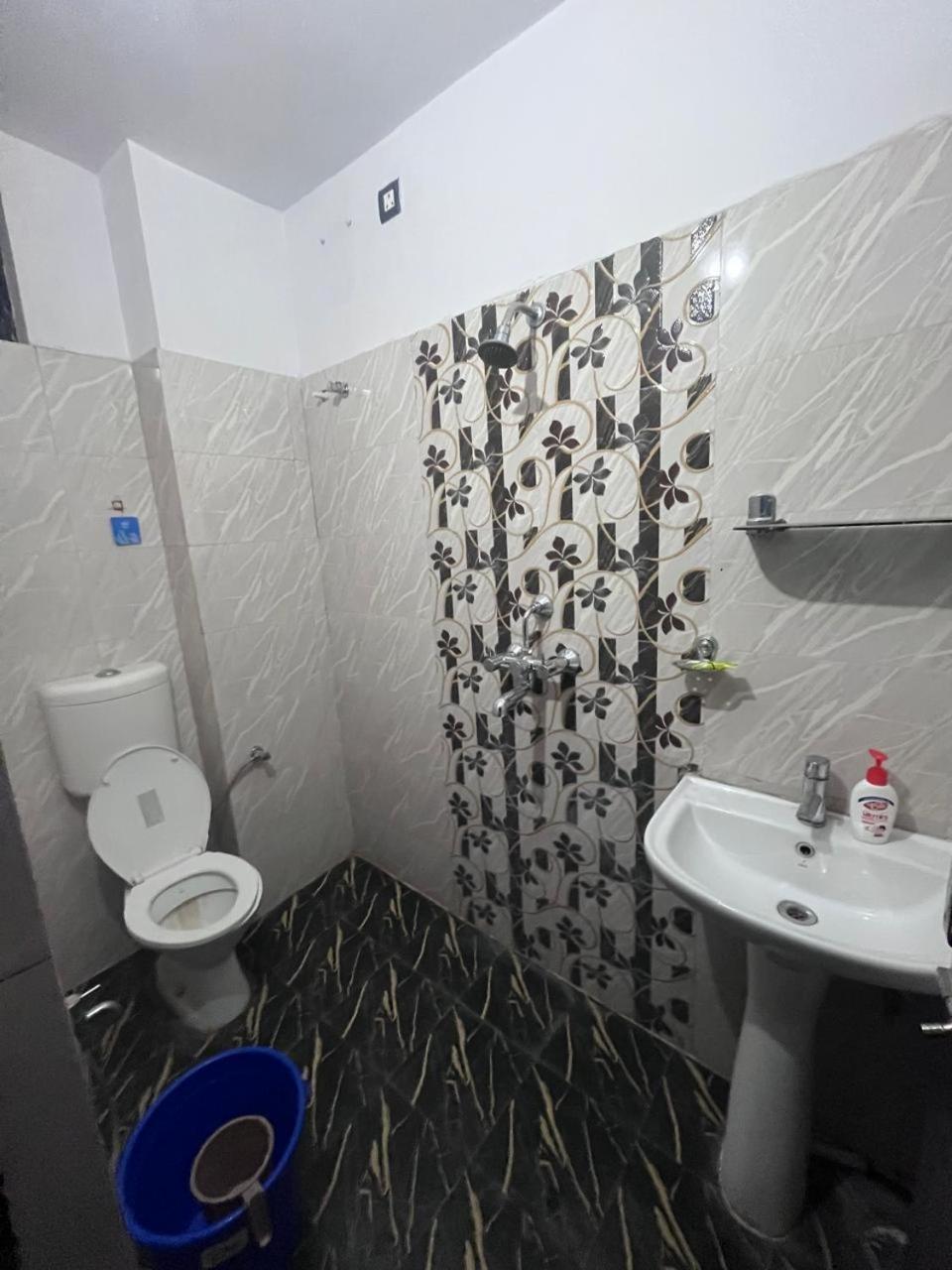 Kashi Anadam Bnb Varanasi Exteriör bild