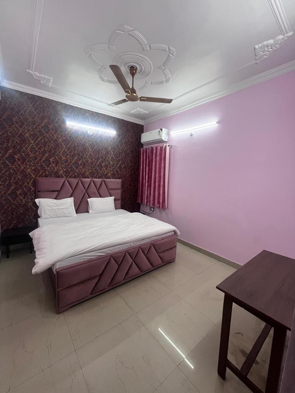 Kashi Anadam Bnb Varanasi Exteriör bild